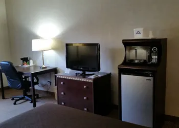 Days Inn & Suites by Wyndham Vancouver hotel thumbnail 6