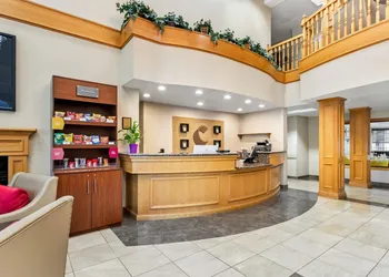 Comfort Suites Clackamas hotel thumbnail 5