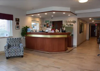 Travelodge Suites by Wyndham Newberg hotel thumbnail 5