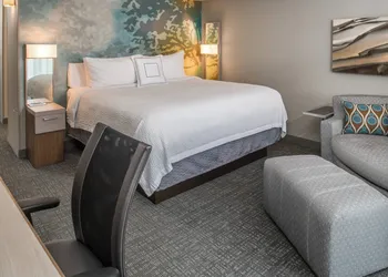 Courtyard by Marriott Portland North hotel thumbnail 6