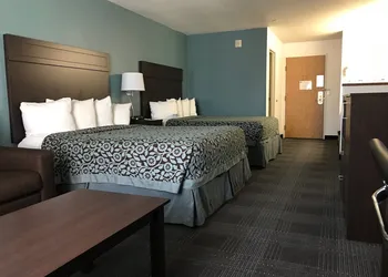 Days Inn & Suites by Wyndham Gresham hotel thumbnail 6