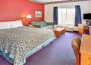 Days Inn & Suites by Wyndham Gresham hotel thumbnail 8