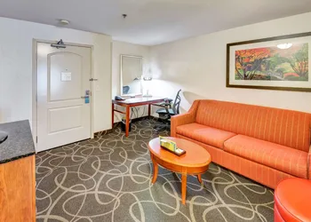 Hilton Garden Inn Portland Airport hotel thumbnail 7