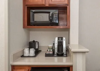 Hilton Garden Inn Portland Airport hotel thumbnail 8