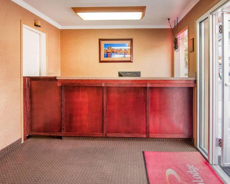 Econo Lodge Portland Downtown hotel detail image 2