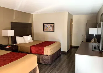 Econo Lodge Portland Downtown hotel thumbnail 4