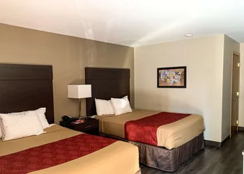 Econo Lodge Portland Downtown hotel thumbnail 5