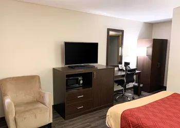 Econo Lodge Portland Downtown hotel thumbnail 8