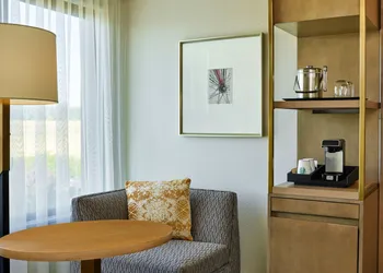 Sheraton Portland Airport Hotel hotel thumbnail 5