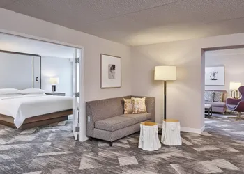 Sheraton Portland Airport Hotel hotel thumbnail 6