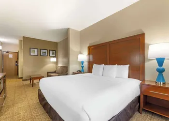 Comfort Suites Near Vancouver Mall hotel thumbnail 8