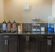 Comfort Suites Near Vancouver Mall hotel detail image 4
