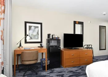Fairfield Inn & Suites by Marriott Portland Airport hotel thumbnail 5