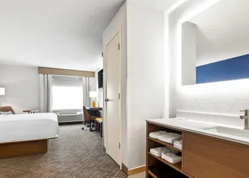 Comfort Inn & Suites O'Fallon - St. Louis Area hotel thumbnail 2
