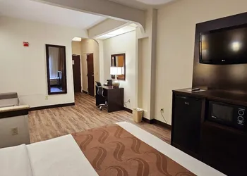 Quality Inn & Suites near St. Louis and I-255 hotel thumbnail 8