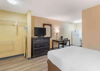 Extended Stay America Select Suites - St. Louis - Westport - E Lackland Rd hotel thumbnail 6