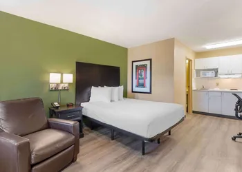 Extended Stay America Select Suites - St. Louis - Westport - E Lackland Rd hotel thumbnail 8