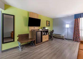 Best Western Plus St. Louis West-Westport hotel thumbnail 4