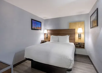 Best Western Plus St. Louis West-Westport hotel thumbnail 5