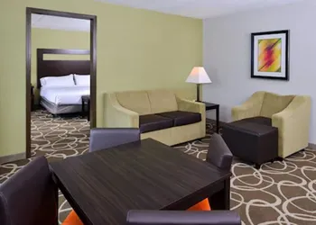 Elimwood Hotel, a Ramada by Wyndham hotel thumbnail 4