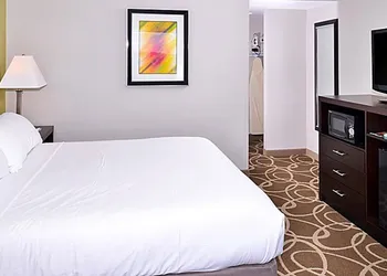 Elimwood Hotel, a Ramada by Wyndham hotel thumbnail 5