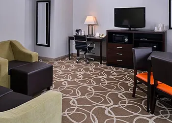 Elimwood Hotel, a Ramada by Wyndham hotel thumbnail 8