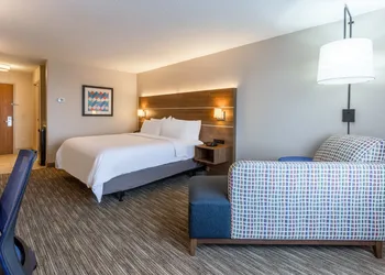 Holiday Inn Express & Suites O'Fallon/Shiloh by IHG hotel thumbnail 6