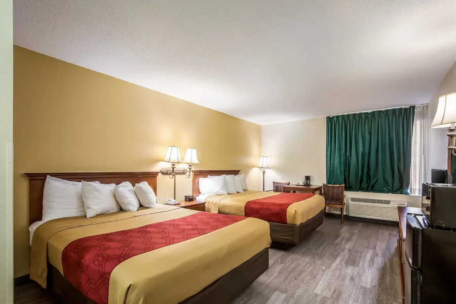 Econo Lodge Inn & Suites Fairview Heights - St. Louis hotel detail image 6
