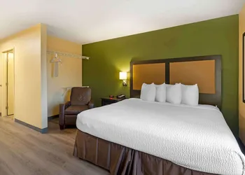 Extended Stay America Select Suites - St. Louis - Airport - Central hotel thumbnail 6
