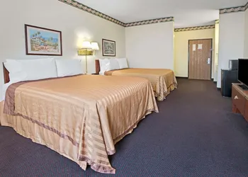 Travelodge by Wyndham St. Louis hotel thumbnail 8