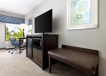 Hampton Inn Naples Central hotel thumbnail 5