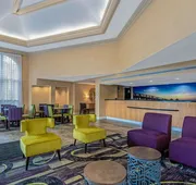 La Quinta Inn & Suites by Wyndham Naples Downtown hotel detail image 3