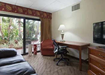 Best Western Naples Inn & Suites hotel thumbnail 4