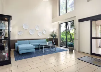 La Quinta Inn & Suites by Wyndham Bonita Springs Naples N. hotel thumbnail 4