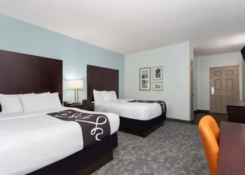 La Quinta Inn & Suites by Wyndham Bonita Springs Naples N. hotel thumbnail 5