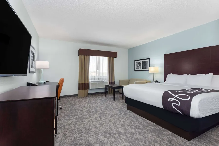 La Quinta Inn & Suites by Wyndham Bonita Springs Naples N. hotel detail image 6