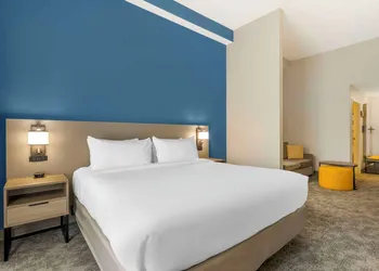 Comfort Suites Sarasota - Siesta Key hotel thumbnail 4