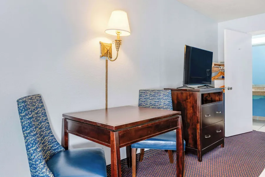 Quality Inn Sarasota North Near Lido Key Beach hotel detail image 6