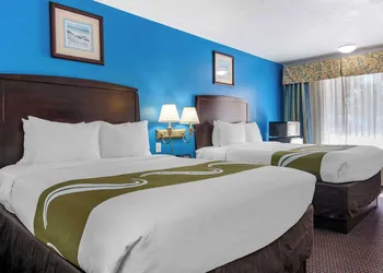 Quality Inn Sarasota North Near Lido Key Beach hotel thumbnail 7