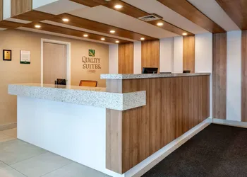 Quality Suites Quebec hotel thumbnail 3