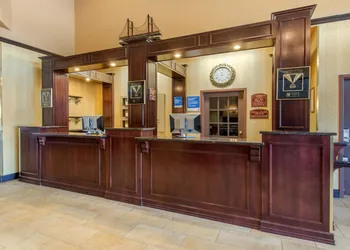 Comfort Inn & Suites Levis / Rive Sud Quebec city hotel thumbnail 4