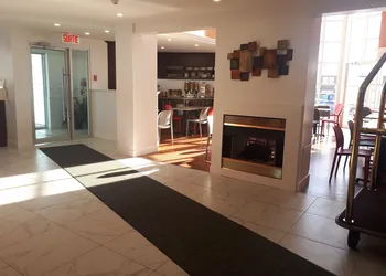 Clarion Pointe Quebec Airport hotel thumbnail 5