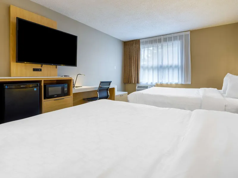 Clarion Pointe Quebec Airport hotel detail image 6