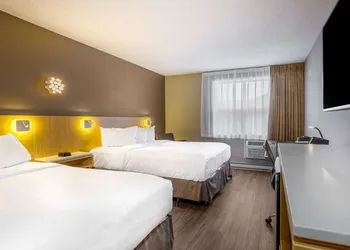 Clarion Pointe Quebec Airport hotel thumbnail 7