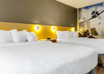 Clarion Pointe Quebec Airport hotel thumbnail 8