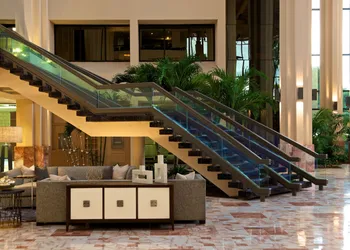 Embassy Suites by Hilton Palm Beach Gardens PGA Boulevard hotel thumbnail 4