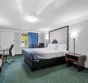 Super 8 by Wyndham Lantana West Palm Beach hotel detail image 4
