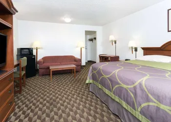 Super 8 by Wyndham Riviera Beach West Palm Beach hotel thumbnail 5