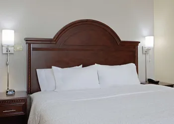 Hampton Inn & Suites Wellington hotel thumbnail 5