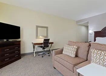 Hampton Inn & Suites Wellington hotel thumbnail 7